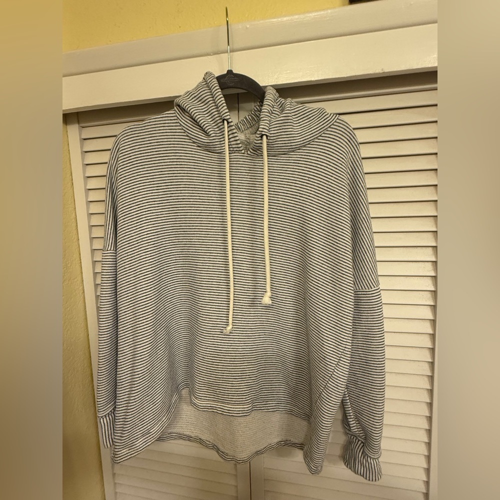 O'Neill Cozy Pull Over Hoodie Women’s Large Striped